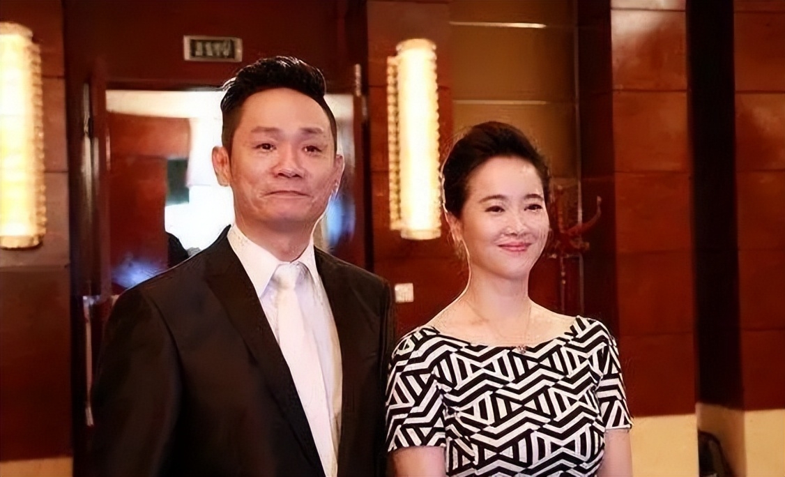 妻子佟欣离世14年后那个说永不再娶的果靖霖履行承诺了吗