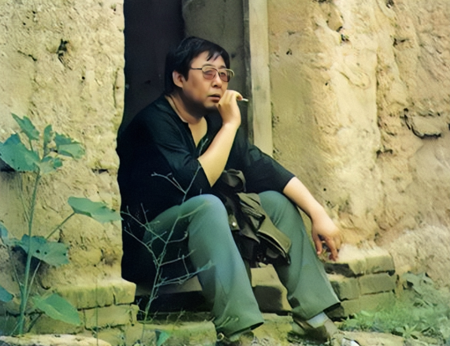 路遥:一天3包只抽好烟,6年抽掉三五套房,一辈子只存了一万块