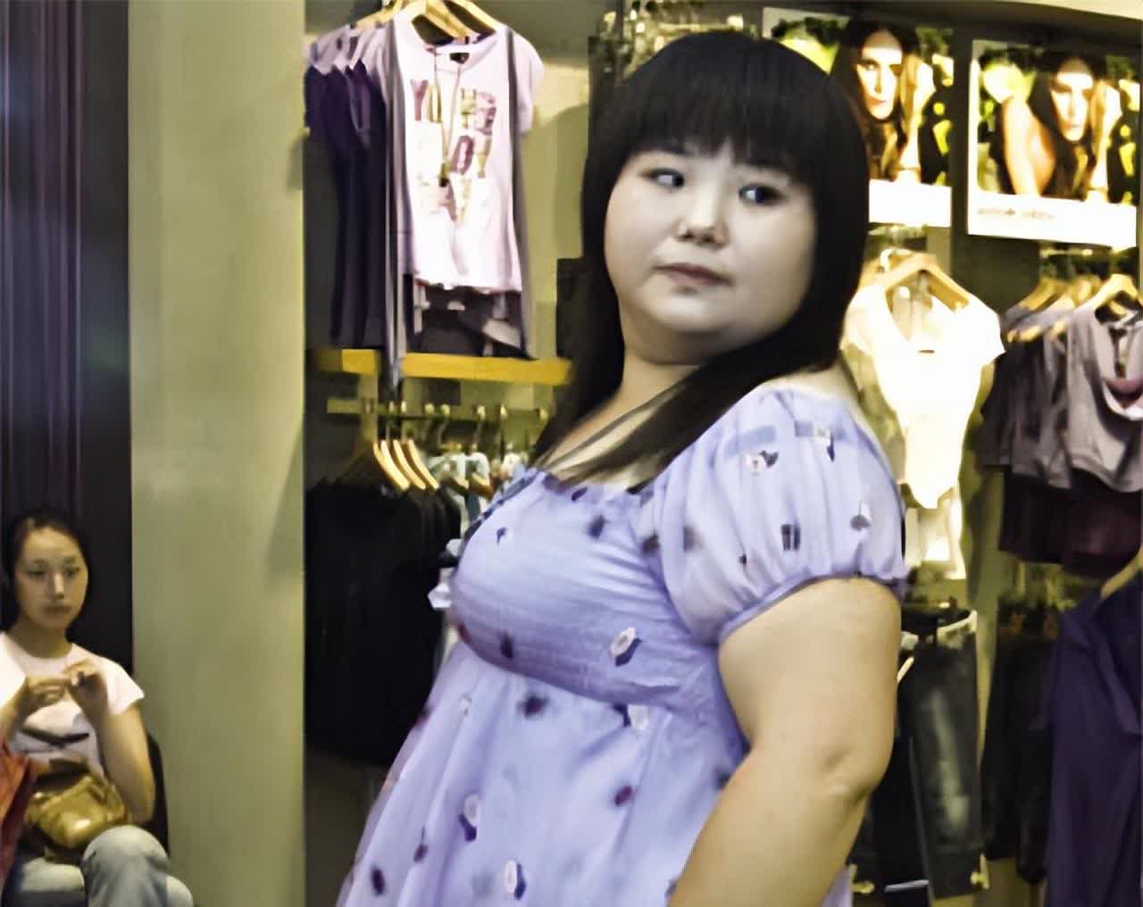 重庆260斤胖女孩一年瘦了102斤,减肥后遇到渣男 现在单身