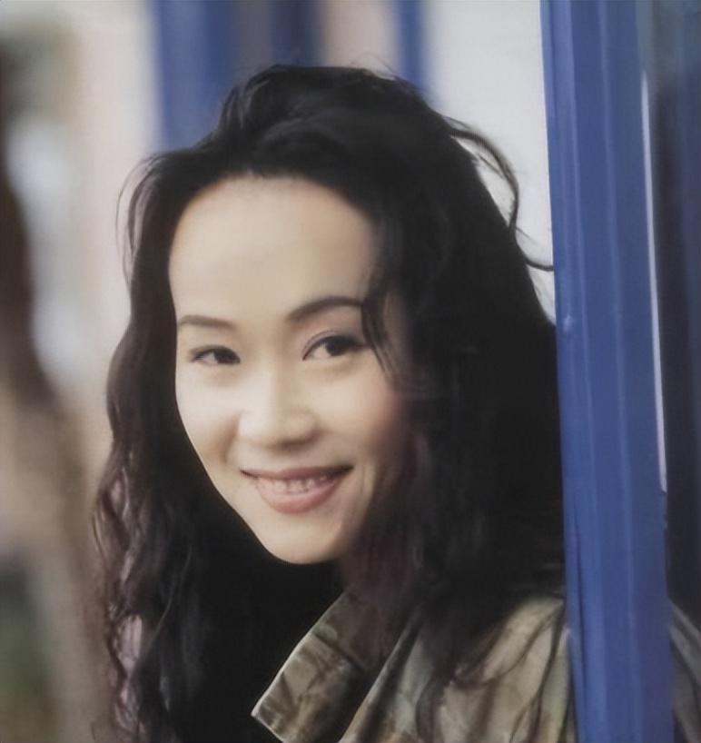 叶童自曝遭马天宇嫌弃年龄:私下里不说话,主动加吻戏也无济于事