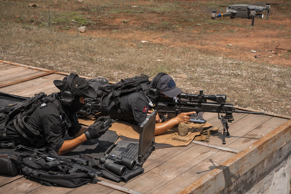 解读:重庆特警训练照片 武器装备精良 训练标准与先进水平看齐
