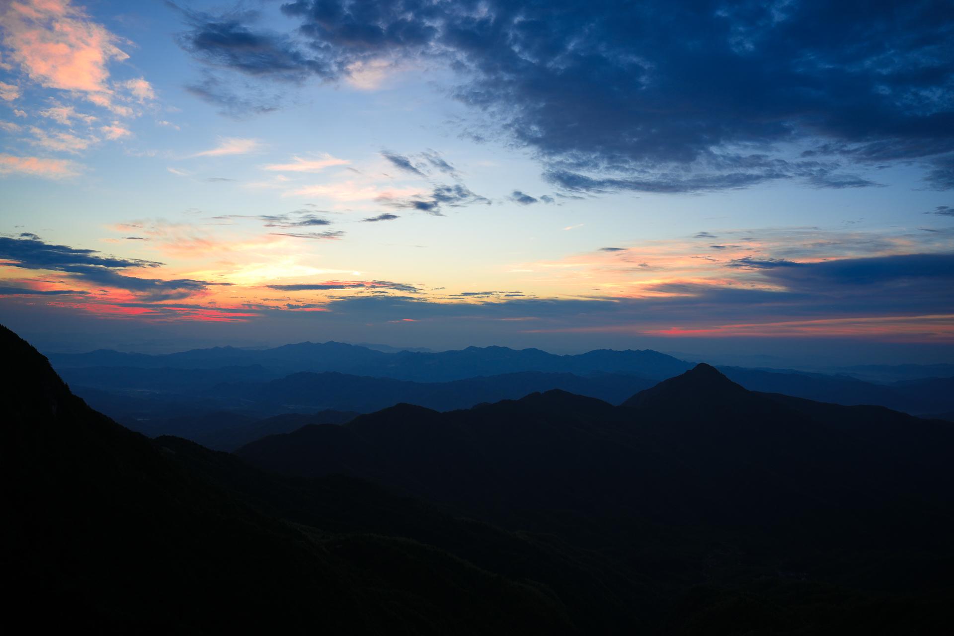 明月山山顶图片