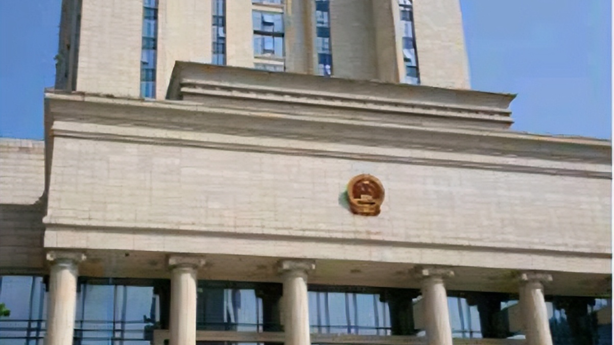 纪实:"广东法院第一贪"麦崇楷生活糜烂,伙同儿子贪污上千万元