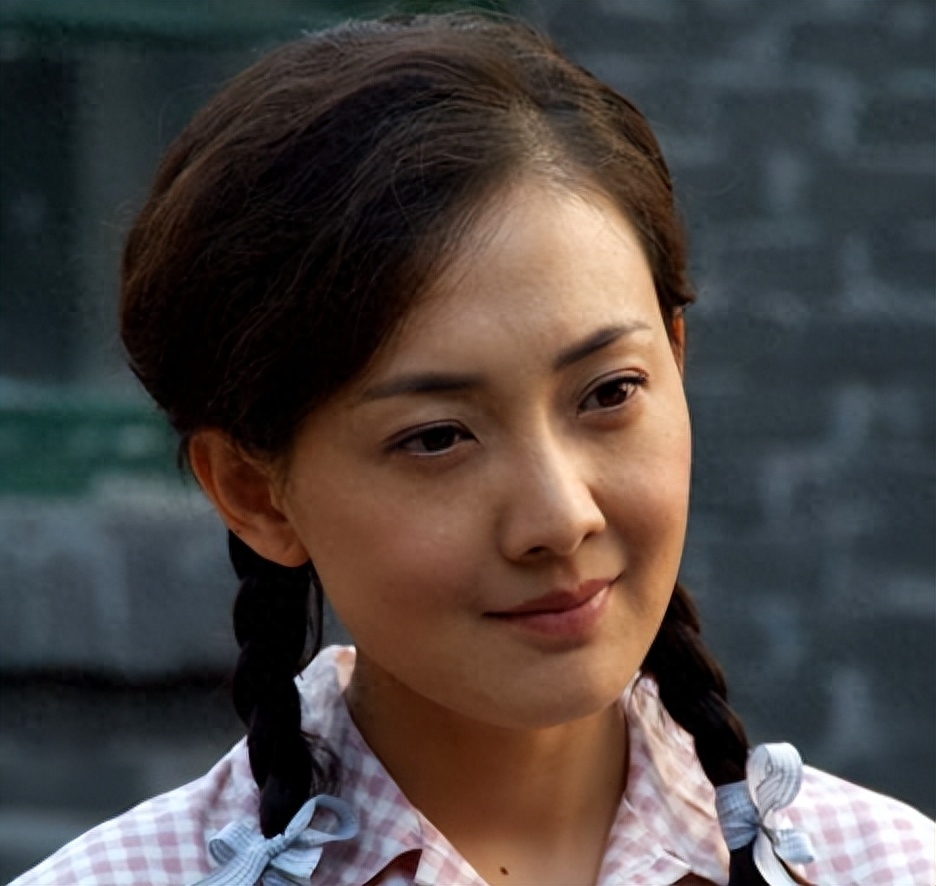 牛莉我当年沉迷整容让医美断送了大好前程50岁醒悟已经太迟