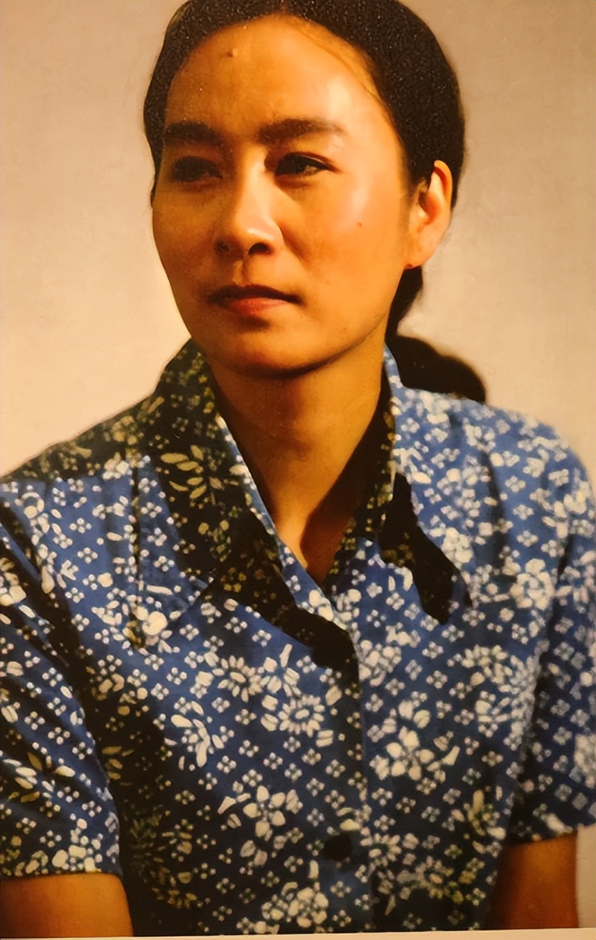 奚美娟儿子奚男:出生就被父亲抛弃,与母亲相依为命27年,现状如何