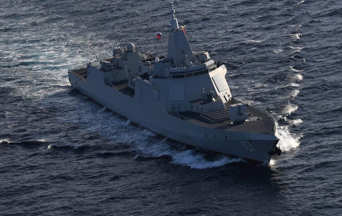 12000吨的055大驱,为何只有一门主炮?一门炮能顶一个榴弹炮营?