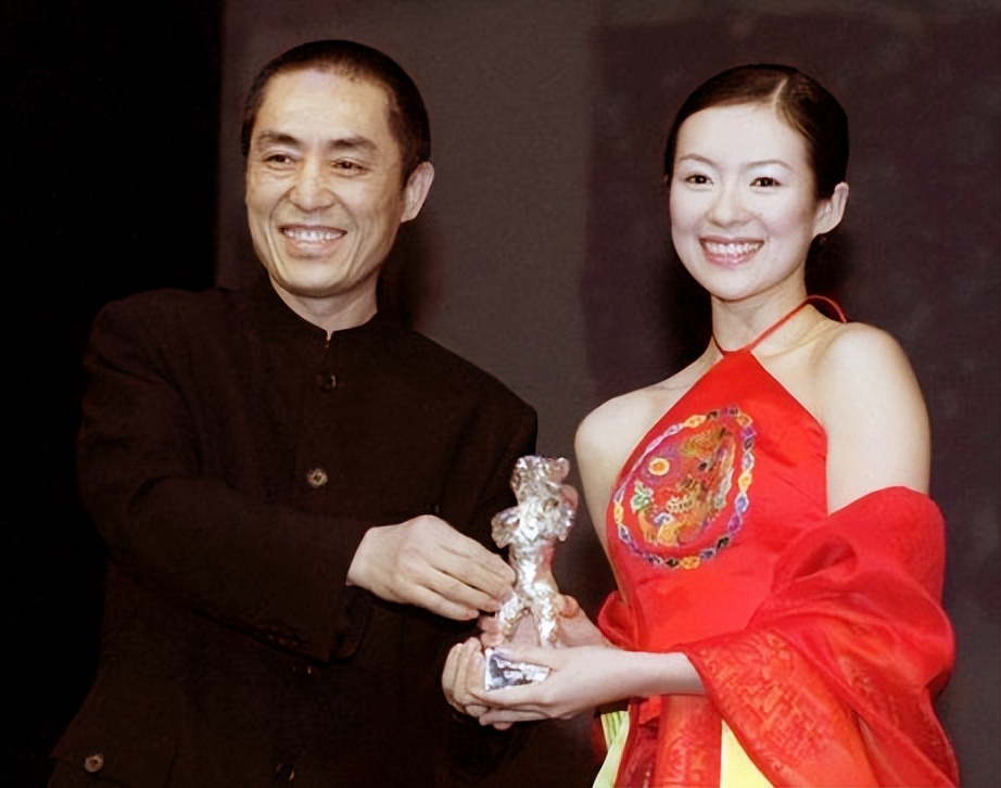 冯小刚张艺谋:靠贵人的终究还是败给了才华,如今差距一目了然