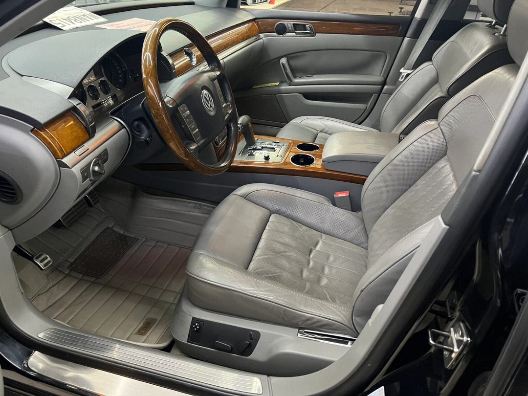 1秒破百,带你看辉腾2011款顶配!