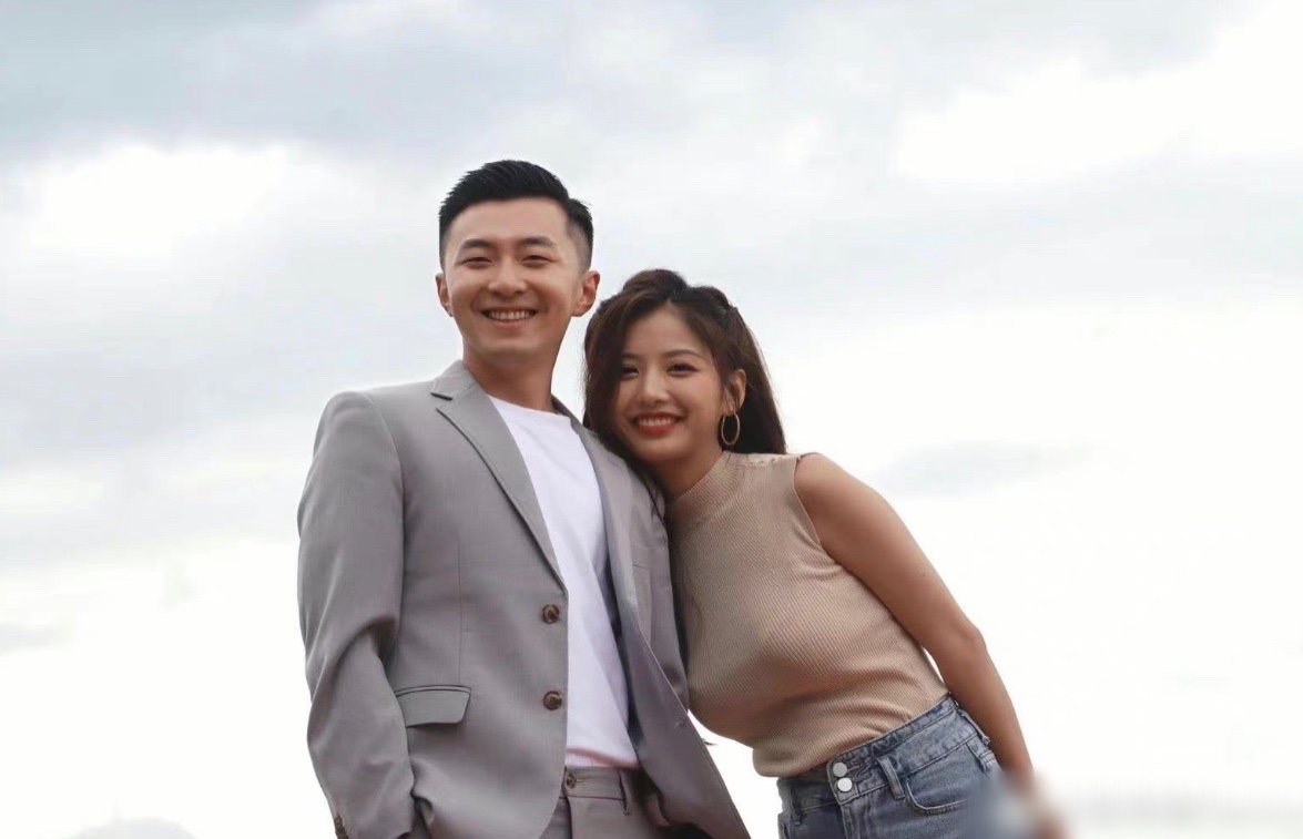 亚洲小姐季军高文君官宣恋情,与学霸男友异国恋,晒情书暖心表白