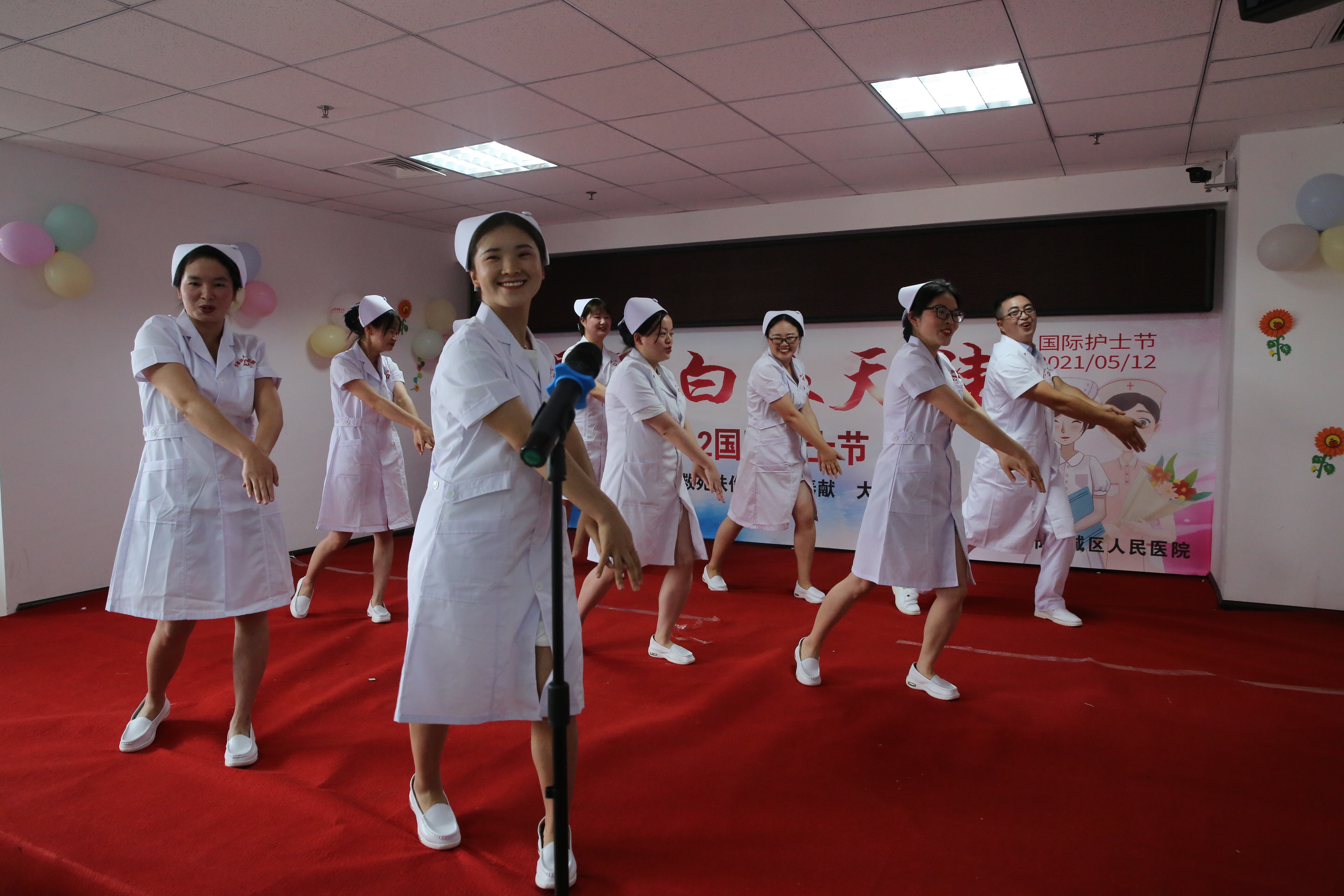 水城区人民医院举办"5.12"护士节歌唱比赛