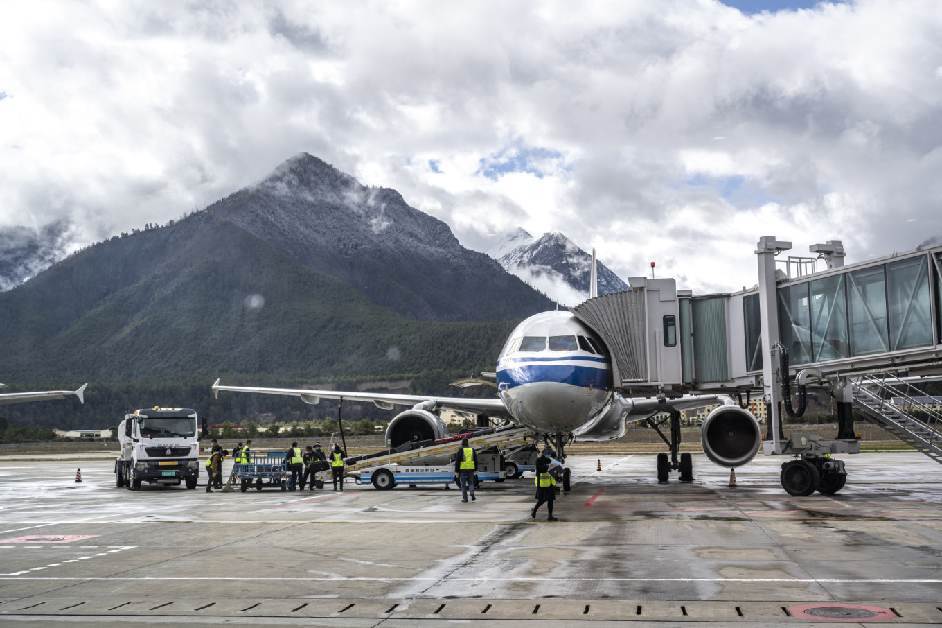 谢江做市商 林芝 机场