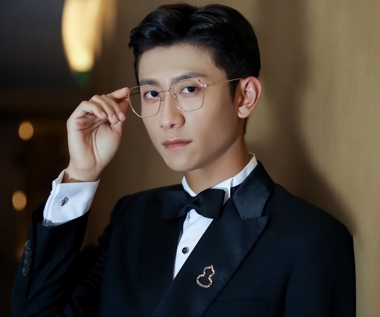 从90后演技扛把子,到如今无戏可拍,丑闻缠身的张一山做了什么?