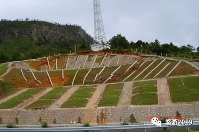 支撑渗沟在富水坡体病害中的应用