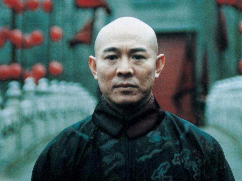 李连杰当年在香港经历了什么?和向氏兄弟的合作,真的是自愿吗?