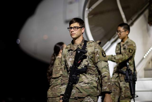 美军101空降师携重装抵罗马尼亚,已做好战斗准备!