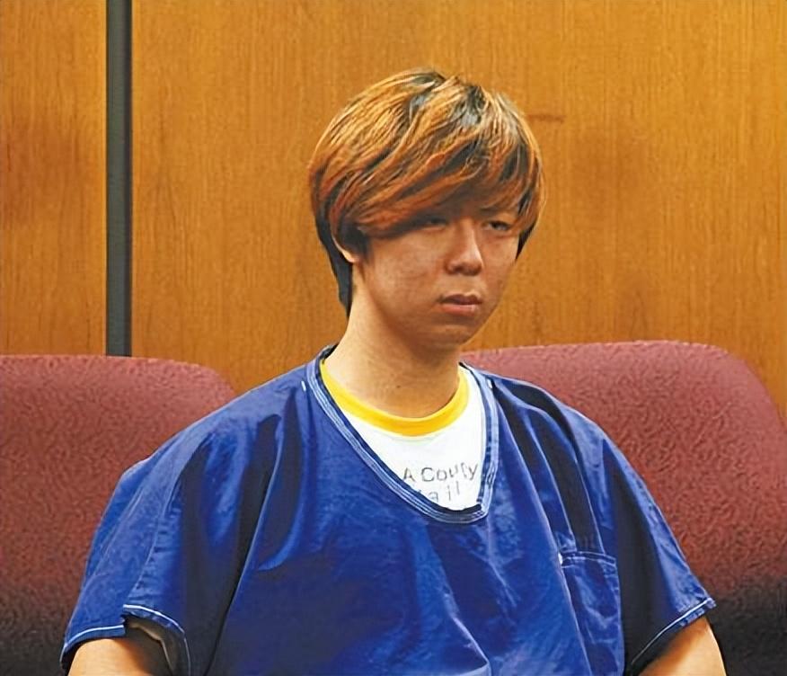 某一日,麦嘉怡在校园的一个角落偶然撞见了正在欺负刘怡然的翟云瑶几