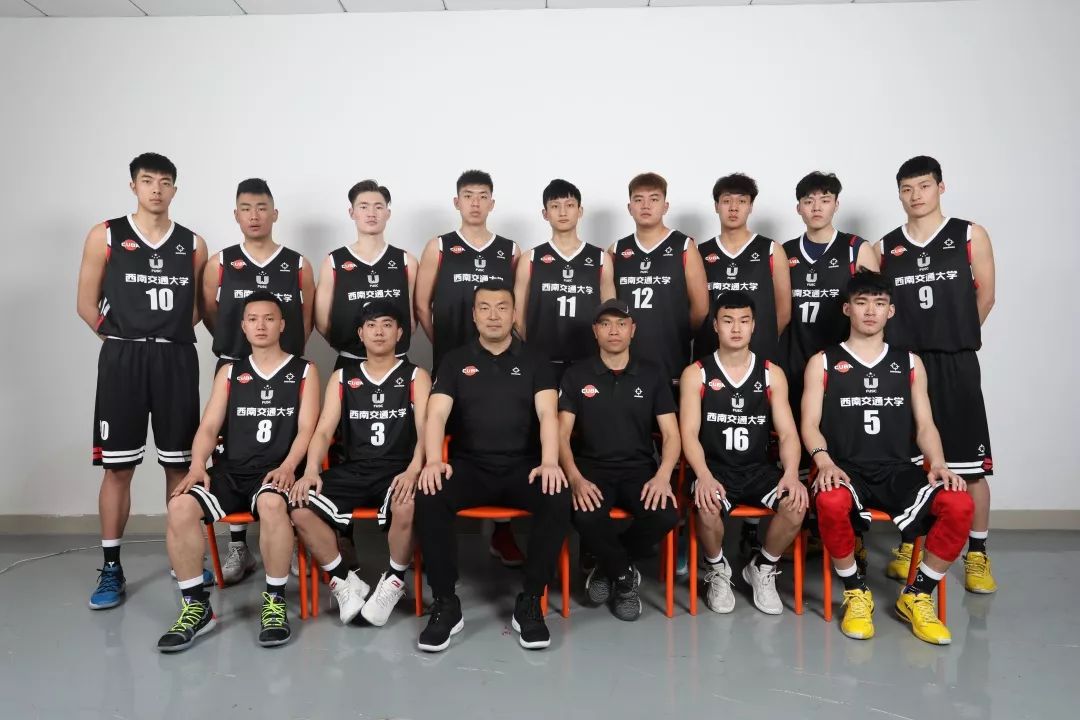 邹伟豪身高体重是多少呢?