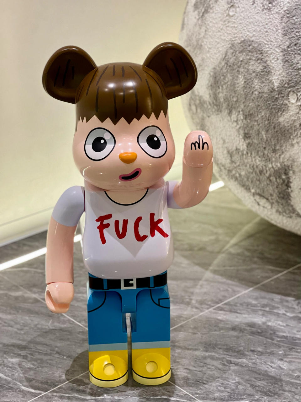 bearbrick javier calleja 大眼仔 1000% 色泽很清晰,无论是做工还是