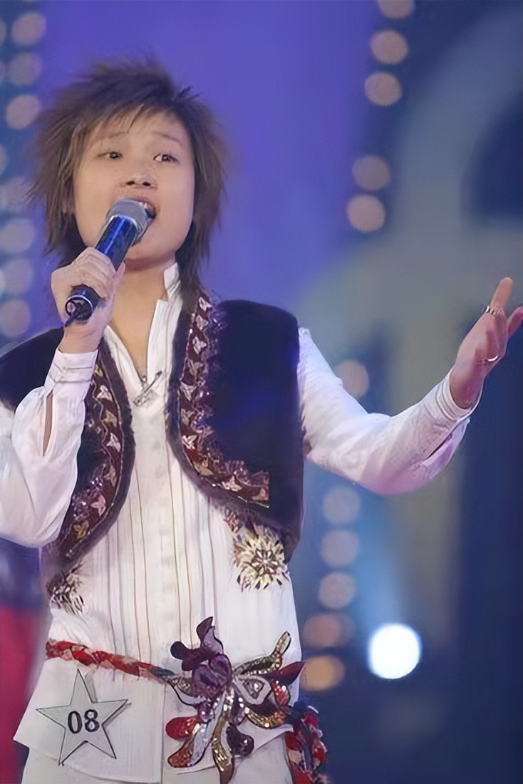 张靓颖与冯柯:男方名车手表生活奢华,却不满女方为母亲买裙子