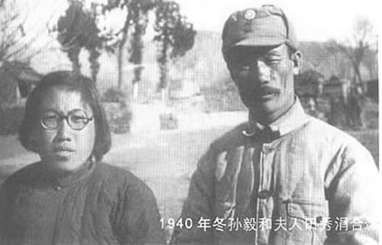 1976年,孙毅中将在唐山大地震后让敞开大门,孩子一句话让他发飙