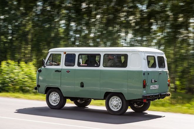 uaz-452轻型多用途车辆