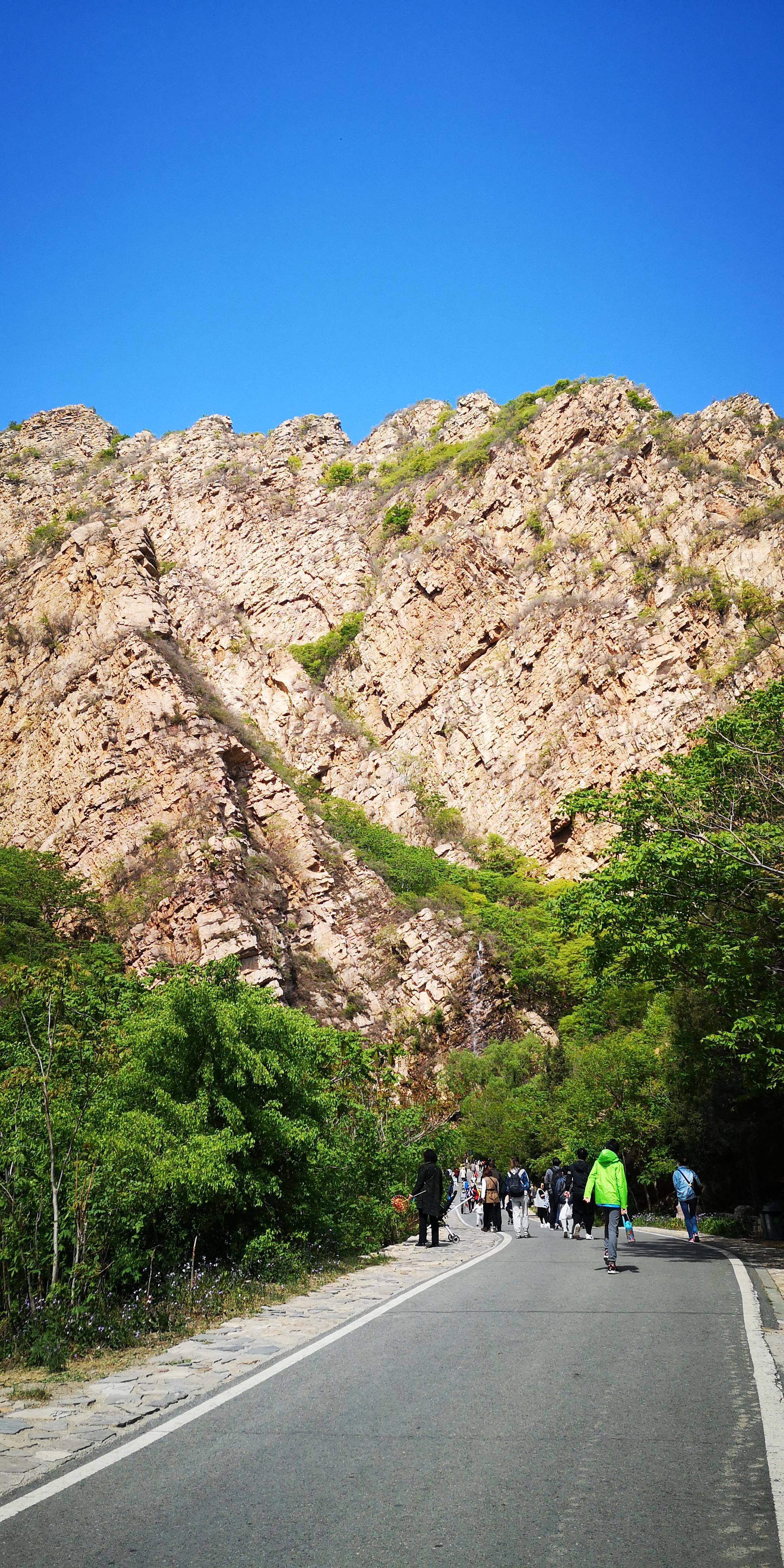 天津蓟州梨木台景区旅游攻略:上山坡缓不累,走栈道下山景色更美