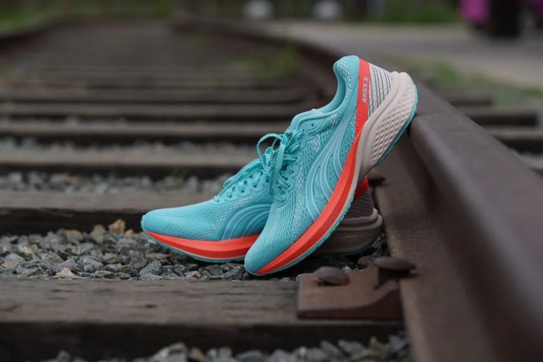 速度即态度丨多威战神3代跑鞋开箱评测