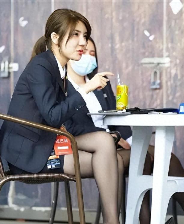 "找我提车,陪睡一晚",豪车女销售陪睡价格表曝光:卖车无底线