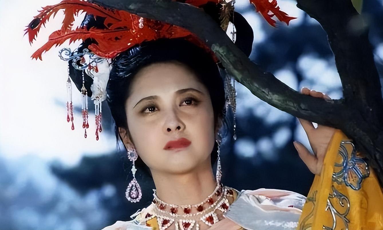 看到71岁朱琳老去的模样才发现杨洁选的第一美女果然名不虚传