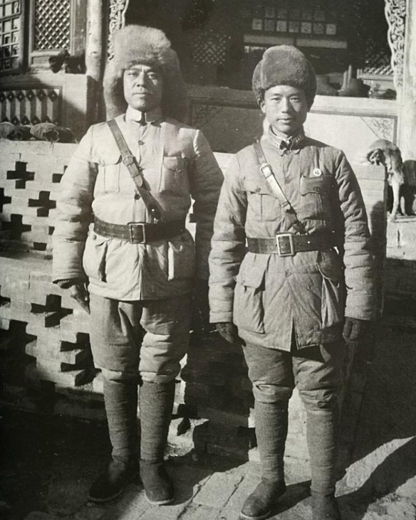 傅作义35军战百灵庙,新兵团一举破阵获首功,精锐旅遇阻击遭大损