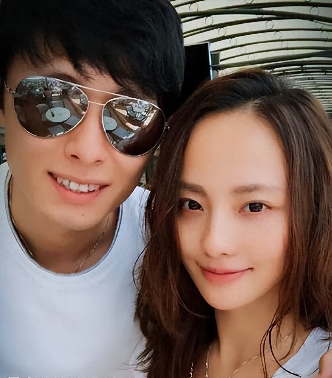 回顾3年生两子,结婚8年都等不来婚礼的张嘉倪,终究为