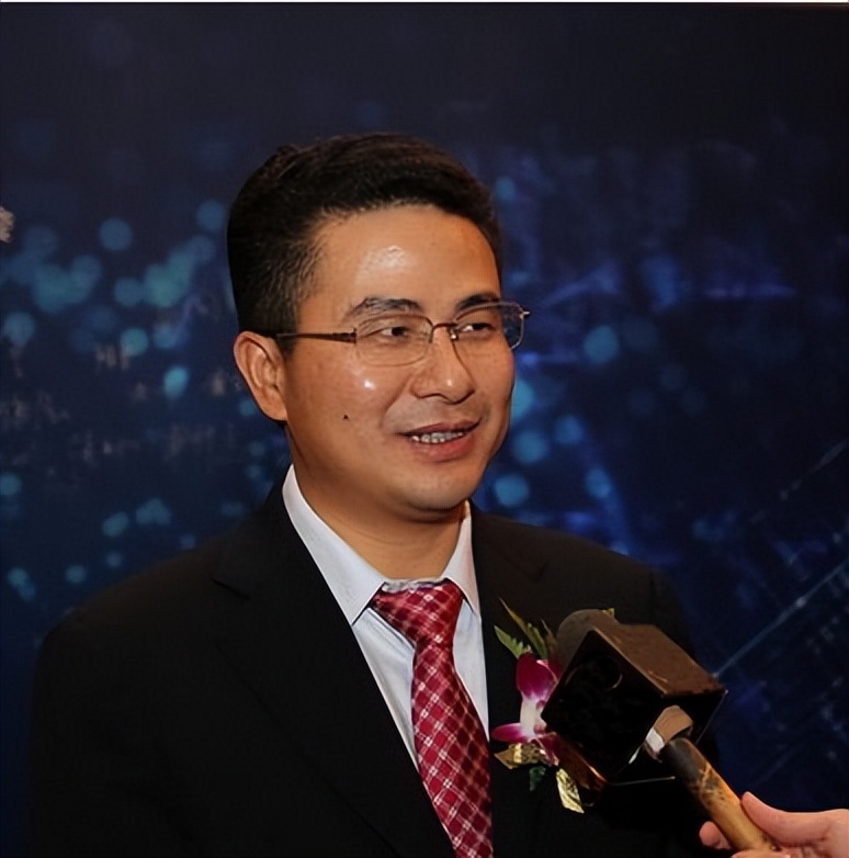 湖南富豪刘立荣:白手起家16年,一场牌局输7亿美金,如今欠款200亿