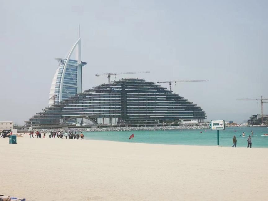 我70后河南人,科威特打工,月薪20000变2000,没钱回家绝处逢生