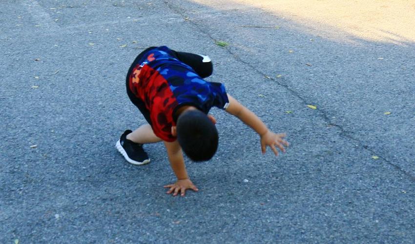 学翻跟斗最简单的方法