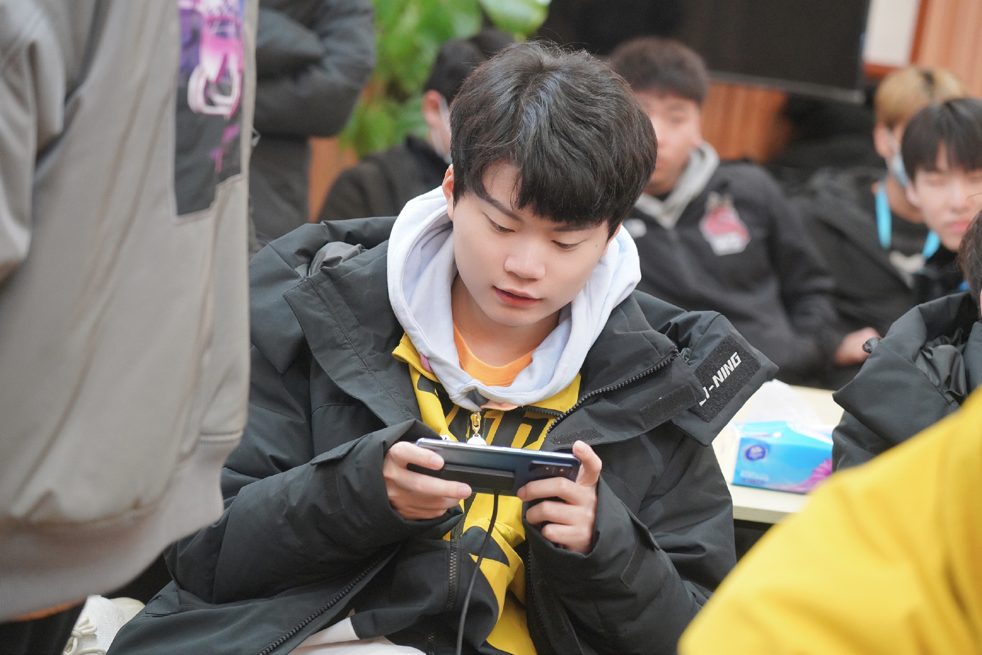 月色加盟qg后,被指关系户,第2个九皇,林拿不出成绩或难以服众