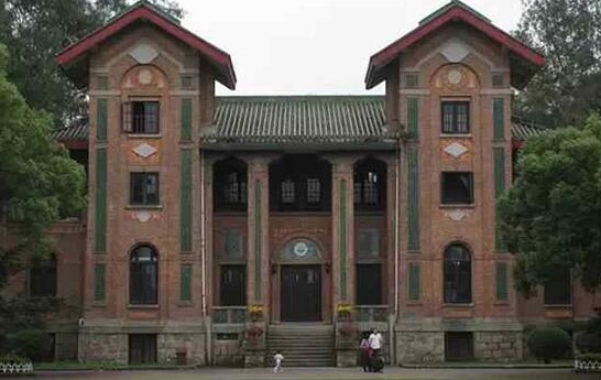 诡异奇闻故事——中国"十大鬼校之一,中山大学闹鬼"奇闻