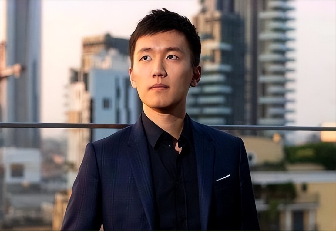 曾拒绝联姻章泽天,狂过王思聪,苏宁太子张康阳为何沦落成老赖?