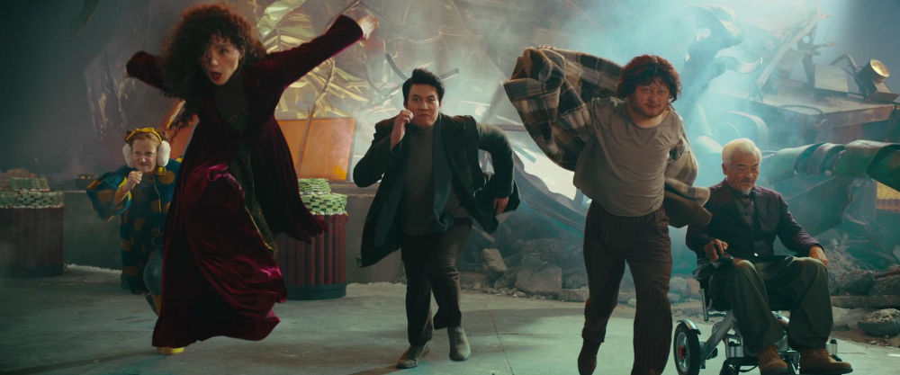 暑期八块腹肌的对决,艾伦能否借沈腾之力成为票房新宠?