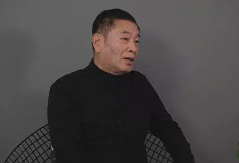 宋任穷的大儿子叫宋克荒,他比宋彬彬大2岁,与1945年出生,宋克荒的学习