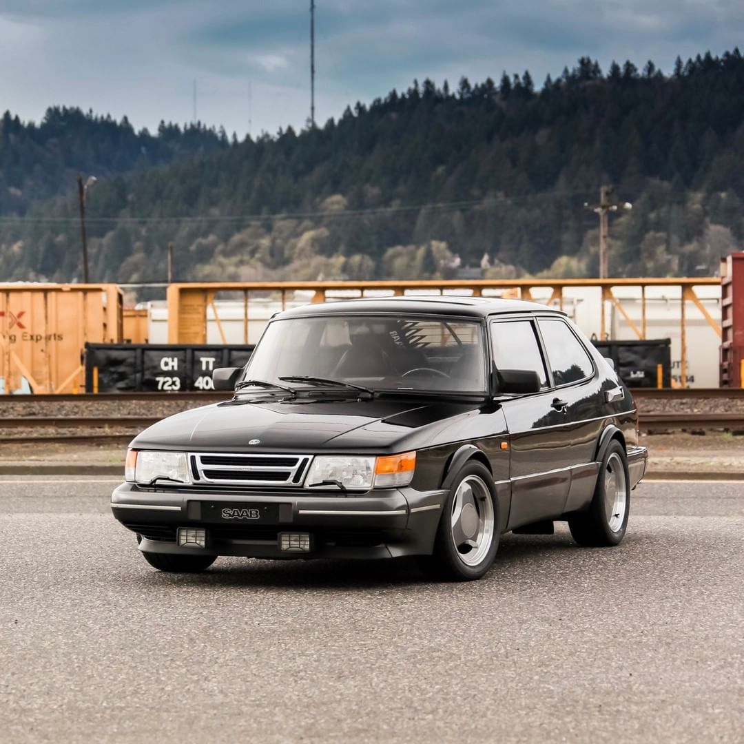 saab900spg一部被称为特殊性能组的萨博车