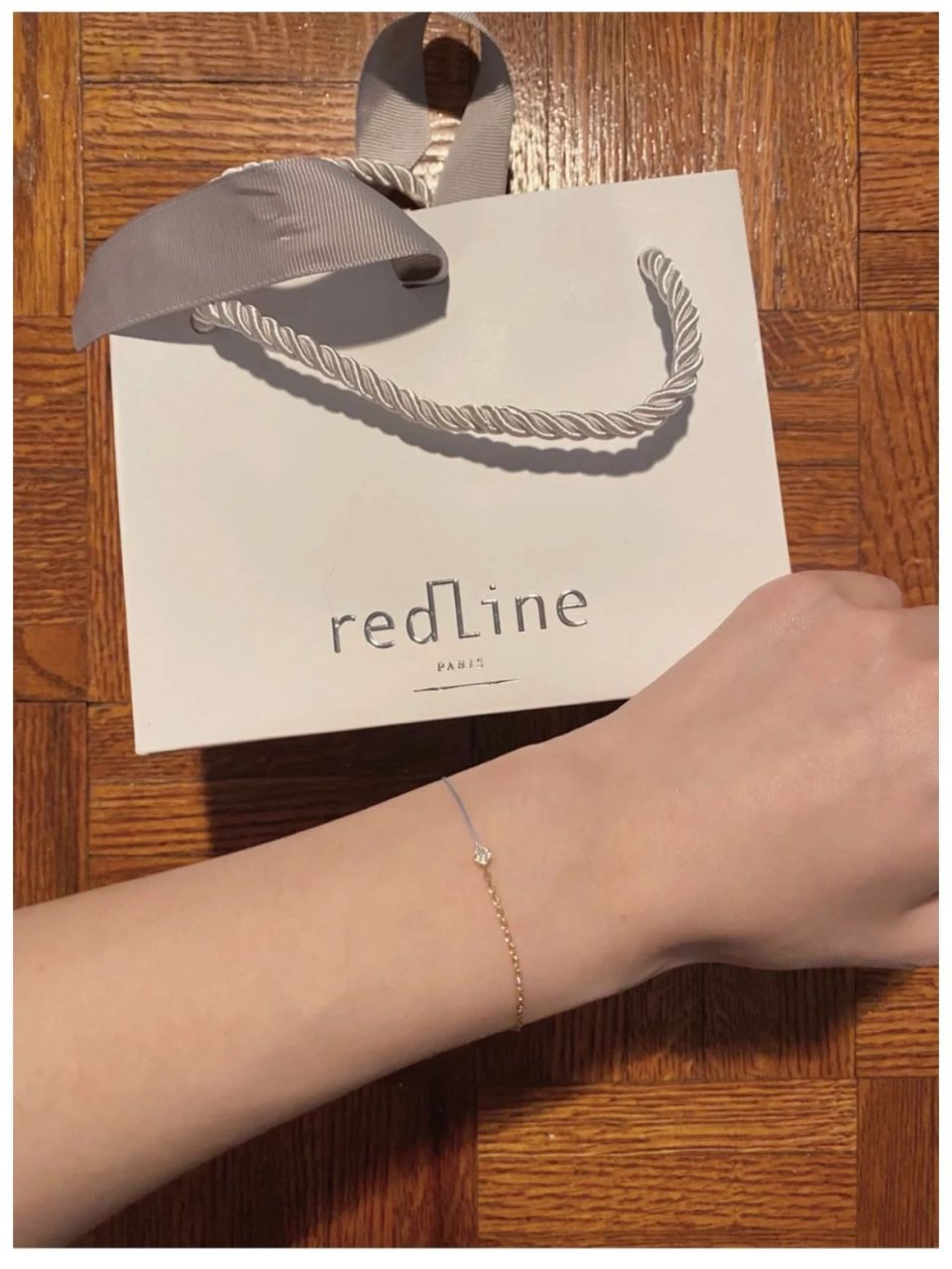 redline上海港汇恒隆店 不喜欢红绳的宝宝看过来,这种灰蓝和冰蓝色