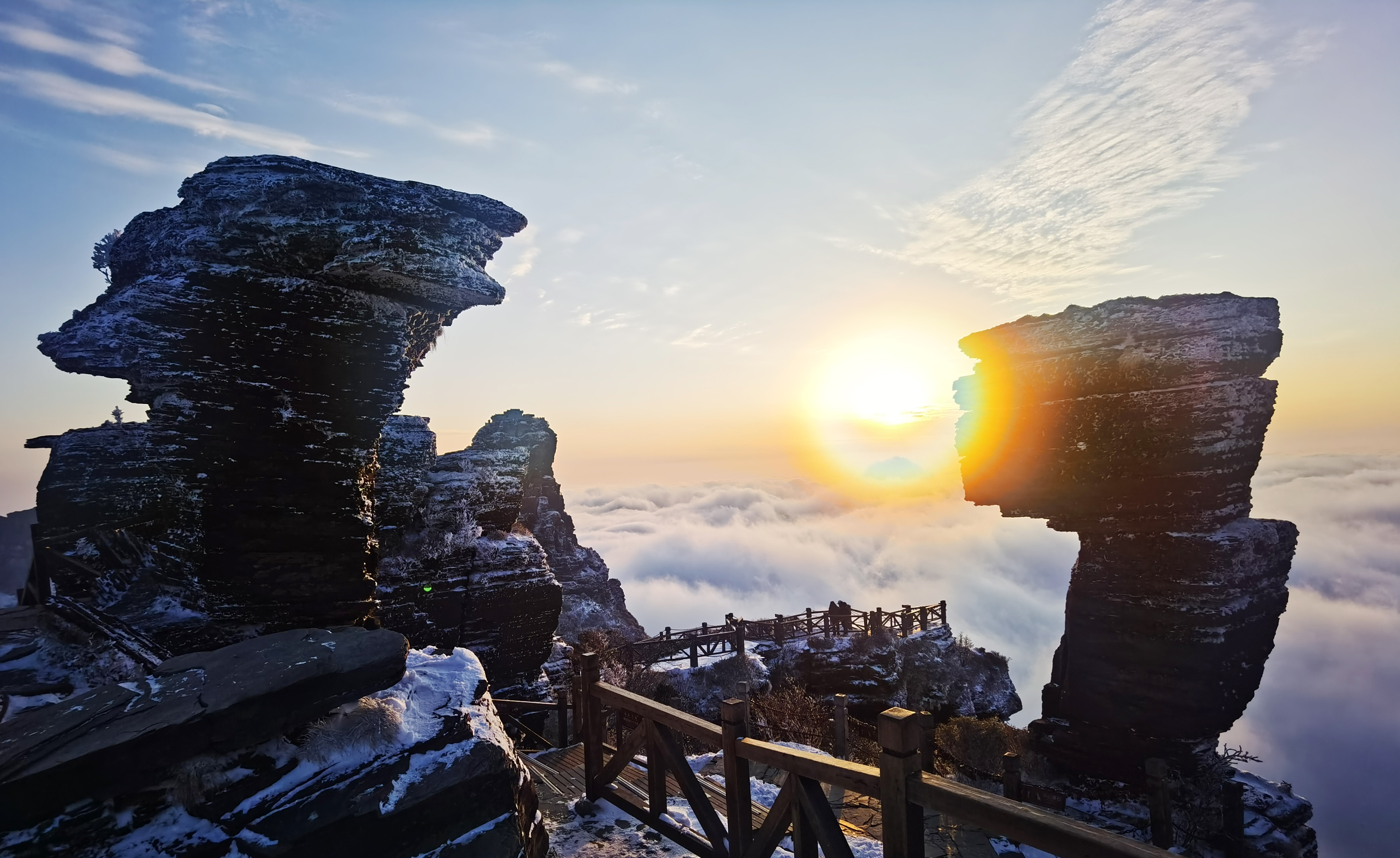 梵淨山現夕陽雲海景觀