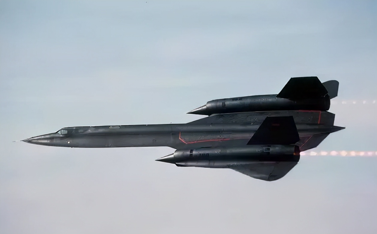 黑鸟侦察机:冷战美军的侦察黑科技,造价比同等重量黄金还贵