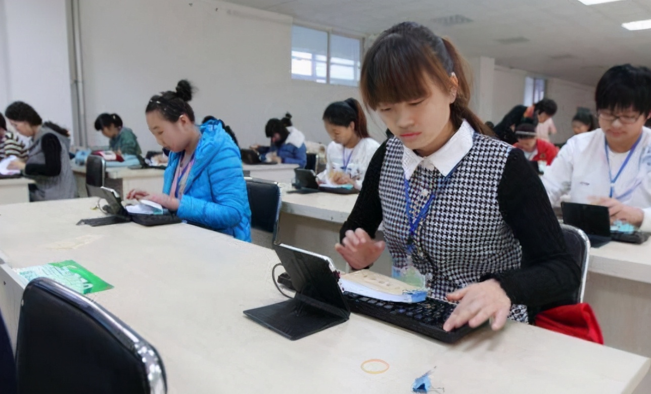 被中考"刷下"的职高生,未来出路在哪里?听听过来人怎么说