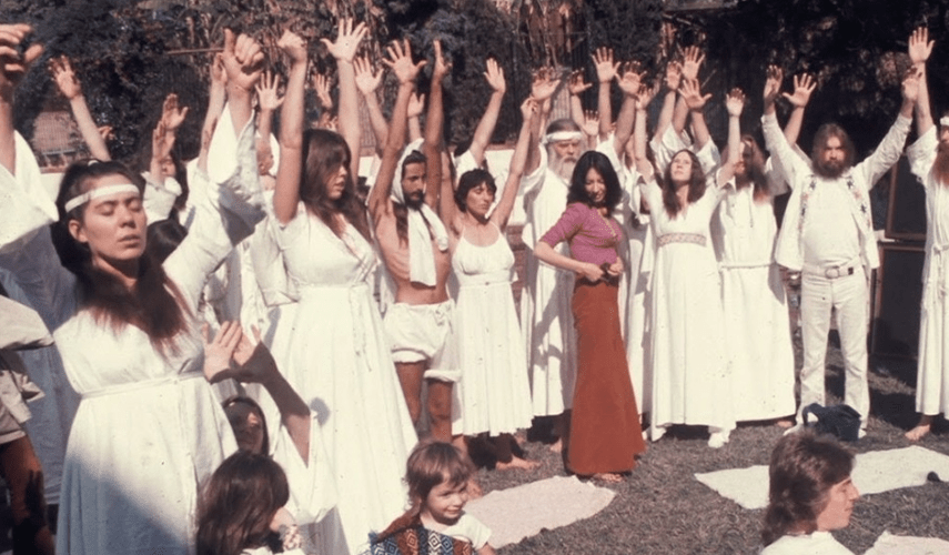 比洗脑更可怕,我被爸妈带入印度邪教生活18年:《不能说的童年》