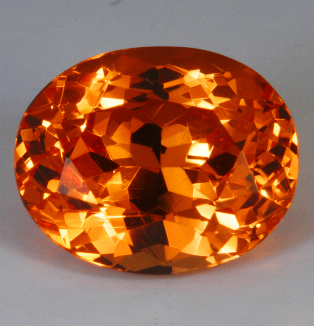 橘子味的石头——锰铝榴石