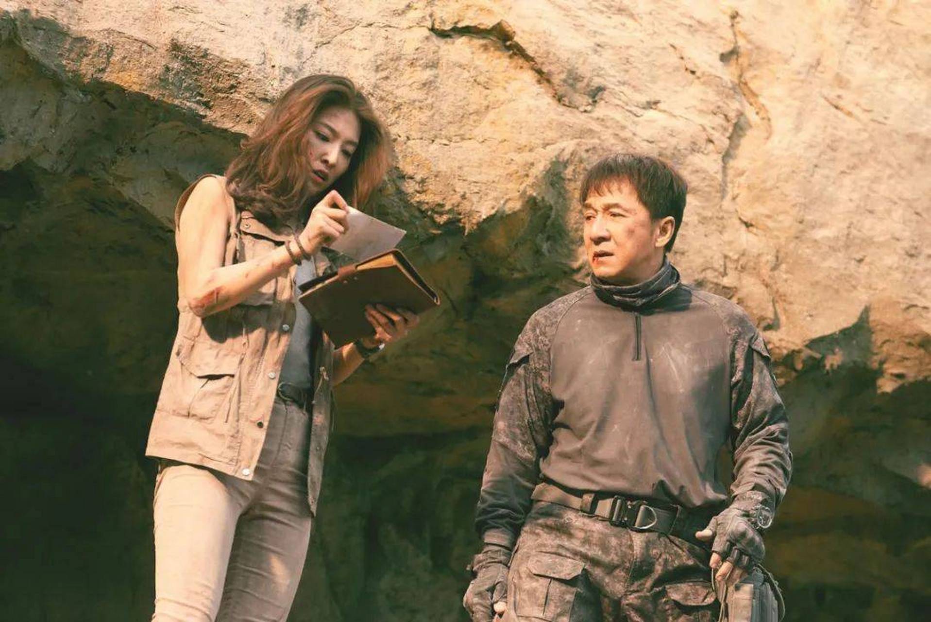 最成龙和赵喜娜合作《狂怒沙暴》终于在网飞流媒体热播了,没想到很多