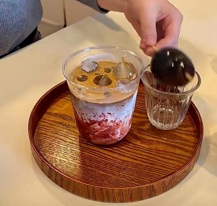 回顾离谱到全网开骂的玫瑰冰淇淋事件网红商品又来祸害人了