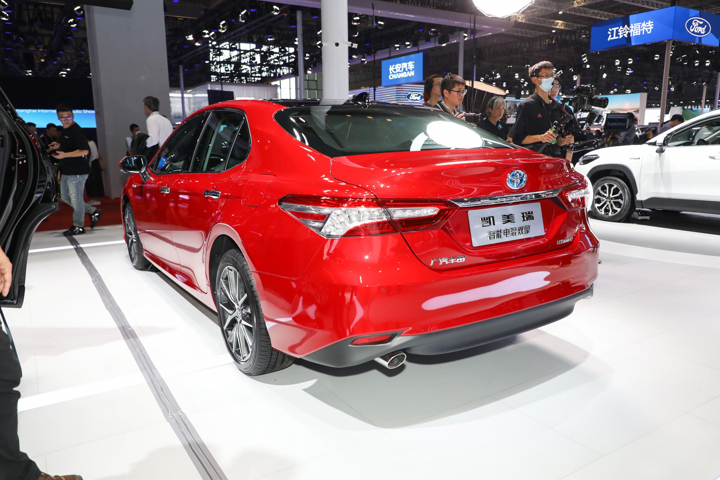 18万元起,2.0l cvt,实拍评测2023款丰田"凯美瑞"
