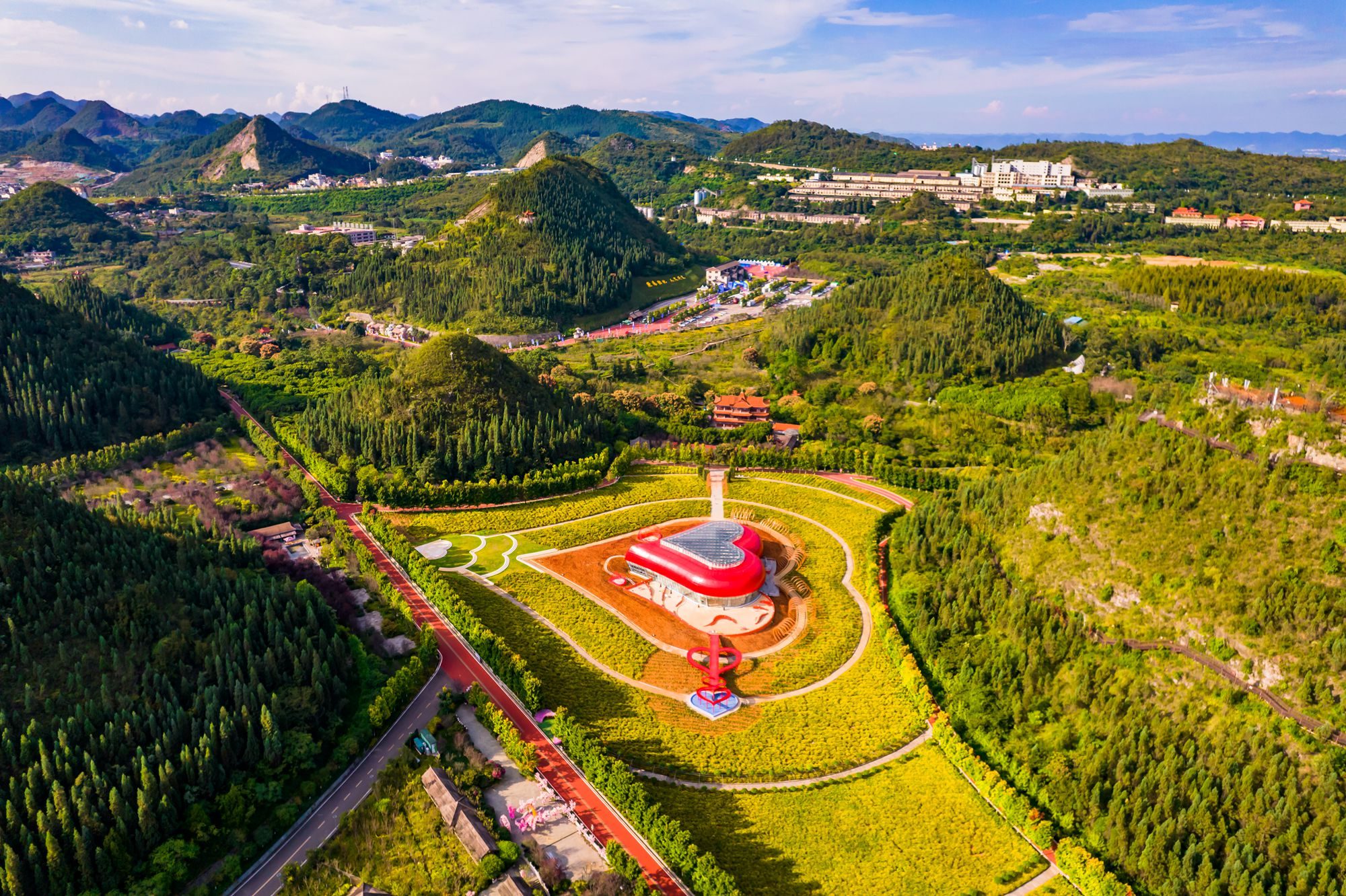 贵州兴义有一处贵州醇景区,温馨浪漫,被誉为"兴义人的后花园"